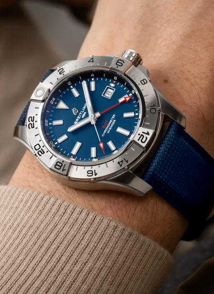 BREITLING AVENGER AUTOMATIC GMT 44