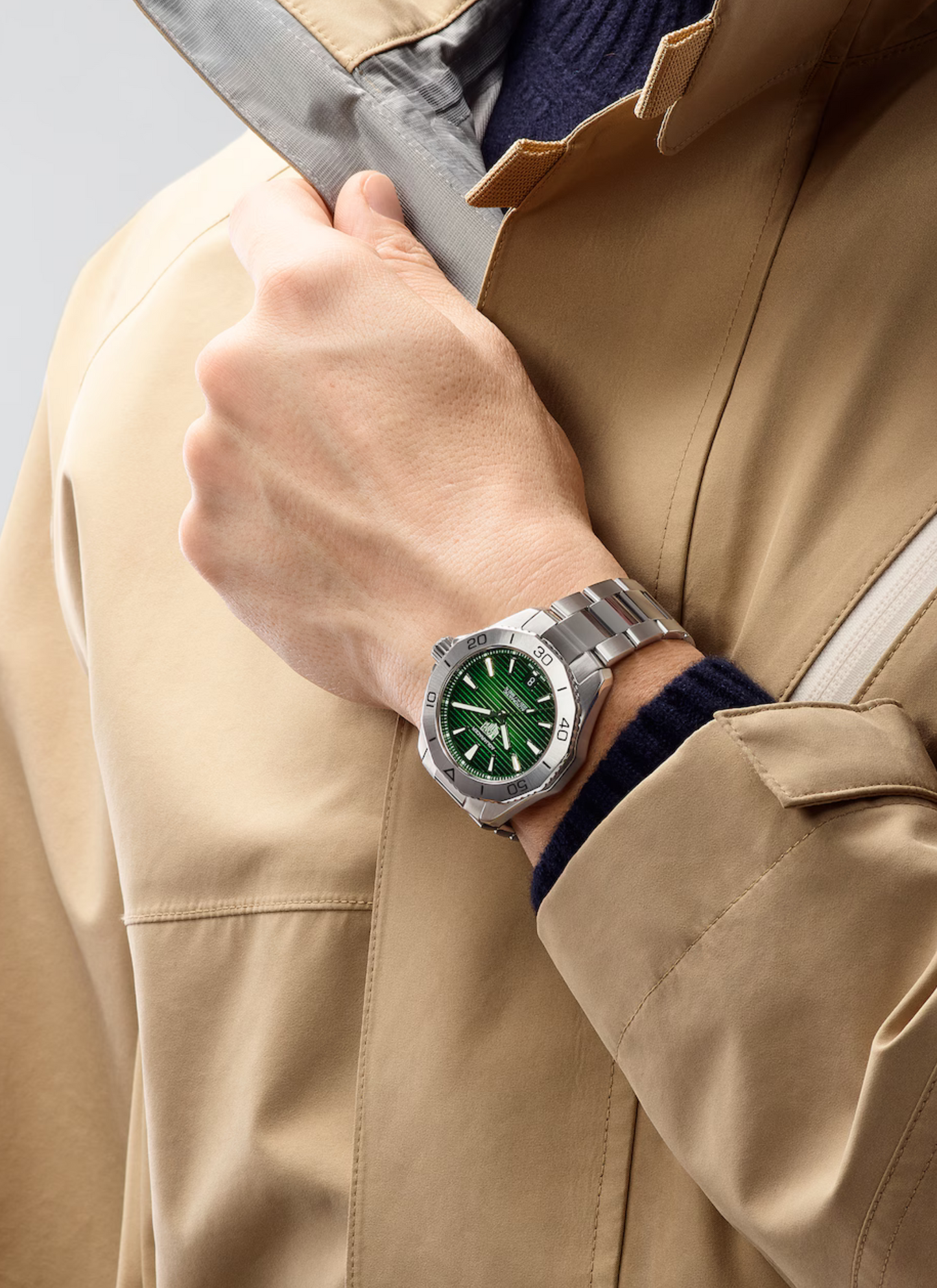 TAG HEUER AQUARACER PROFESSIONAL 200 DATE