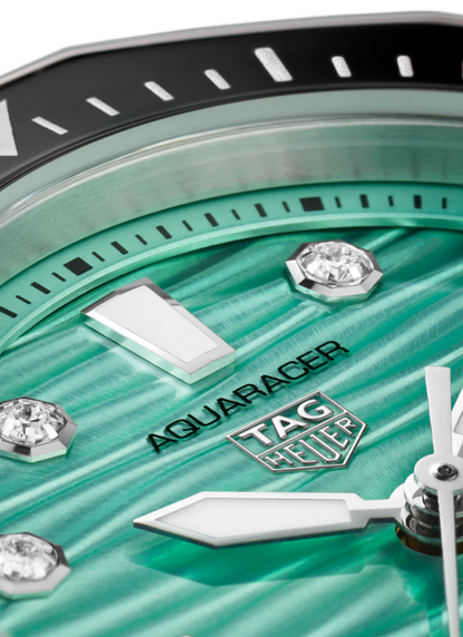 TAG HEUER AQUARACER
PROFESSIONAL 300 DATE